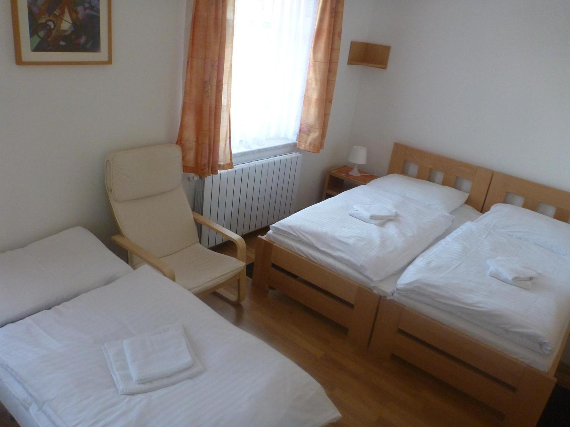 Hotel Garni Rambousek Прага Экстерьер фото