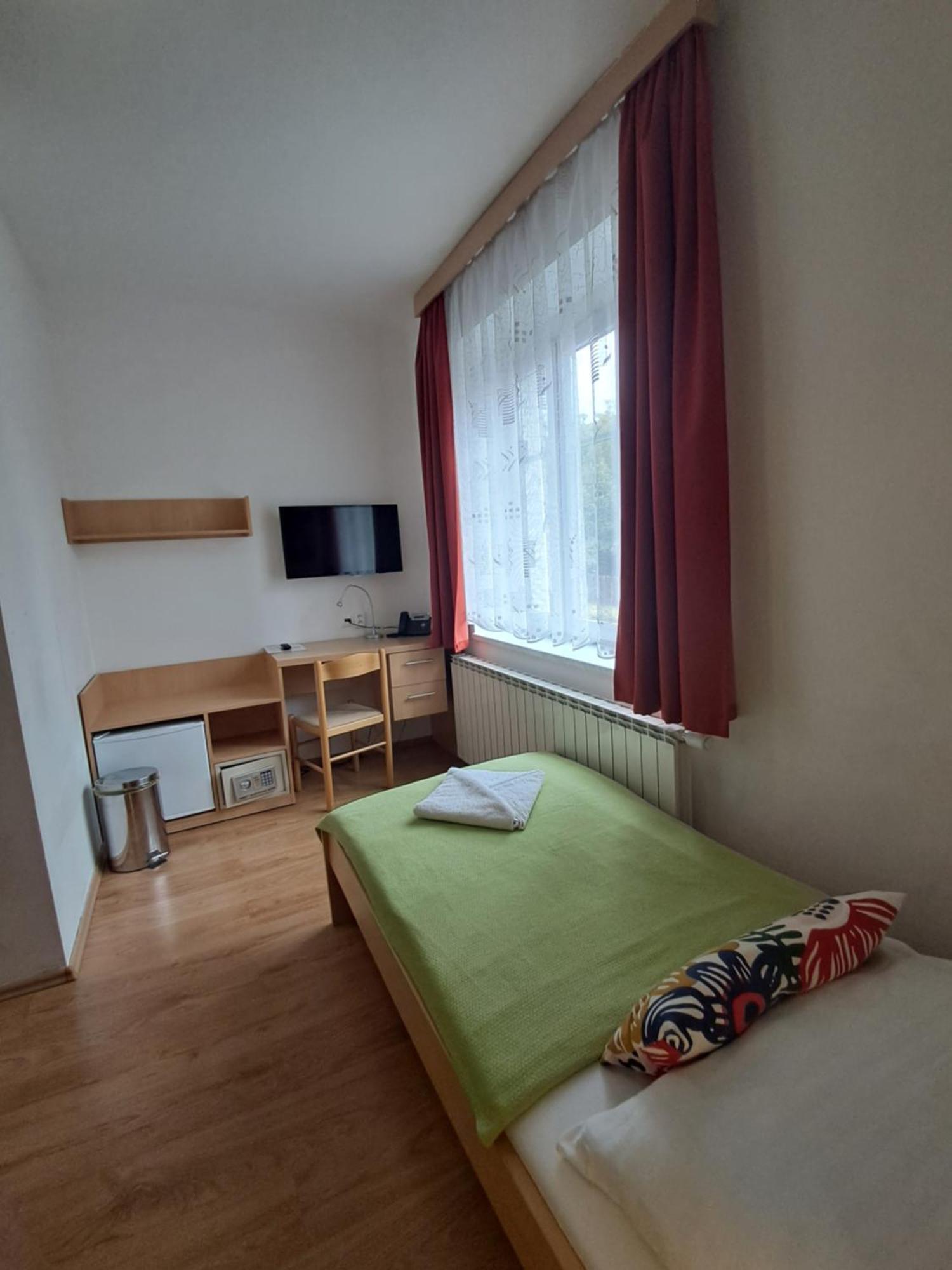 Hotel Garni Rambousek Прага Экстерьер фото