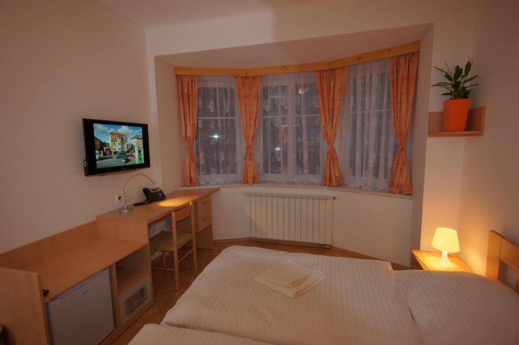 Hotel Garni Rambousek Прага Экстерьер фото