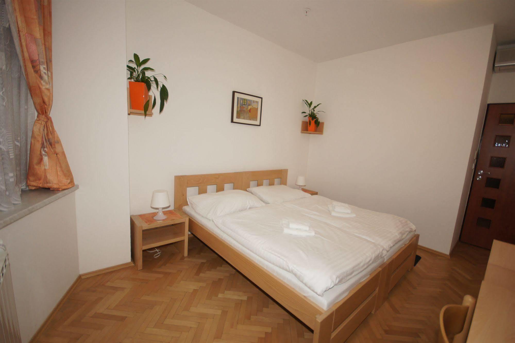 Hotel Garni Rambousek Прага Экстерьер фото